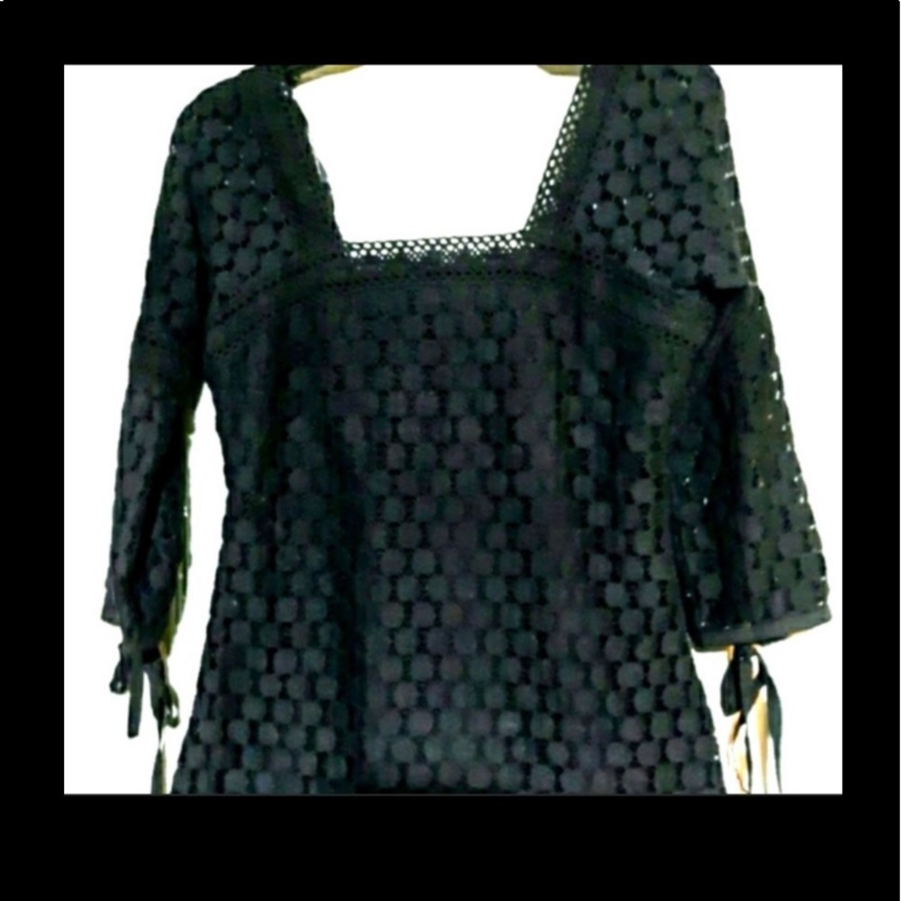 Solitaire Top/Blouse Size Small . Long Sleeve, Circle Lace Look Design, lined.